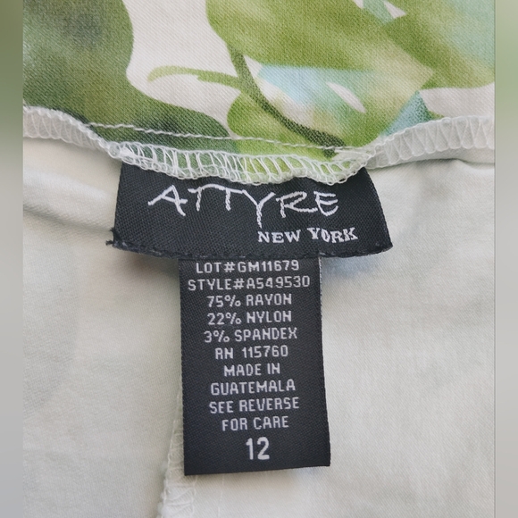 Attyre Women's Skort Tropical Green Leaves ~ Stretch ~ Size 12 - Picture 5 of 9